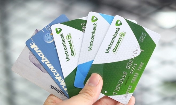 Vietcombank khóa hàng loạt thẻ ATM vì sợ tin tặc